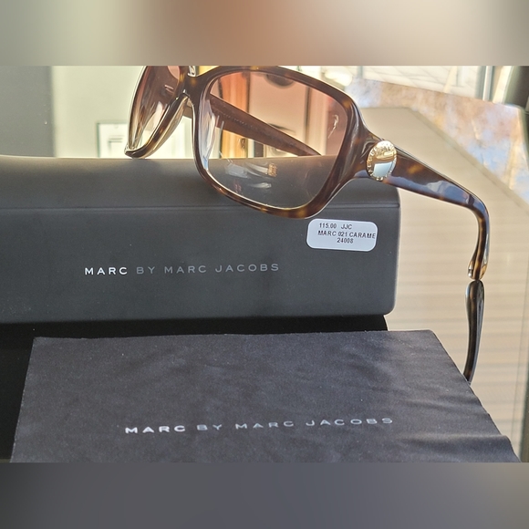 Sunglasses - Picture 1 of 16